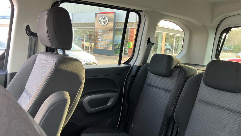 Toyota Proace City Verso 100kW Design L1 50kWh 5dr Auto Electric Estate